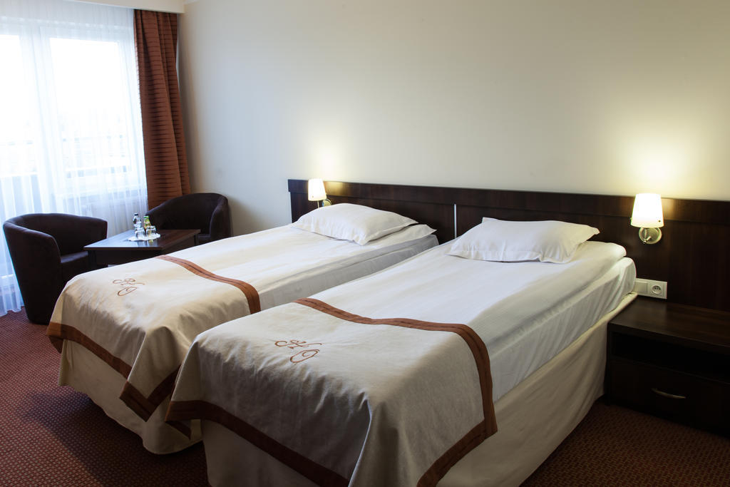 Hotel Ostrawa Wodzislaw Slaski Bilik gambar